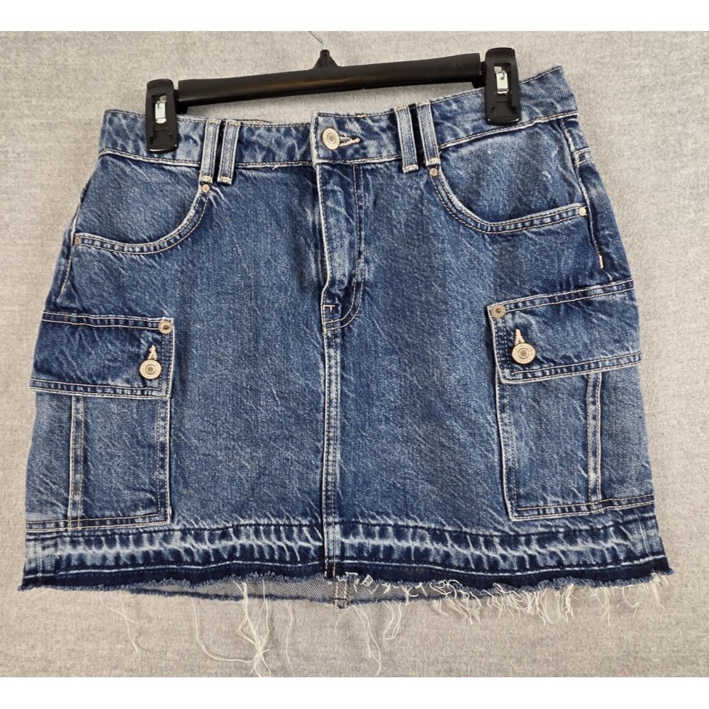 Guess USA Stretch Denim Mini Skirt Womens 27 Cargo Pockets Raw Hem Boho Logo
